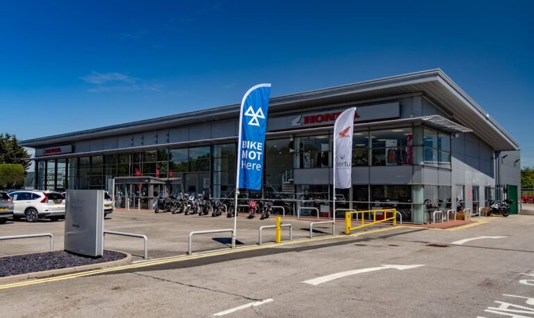 photo.html 253 768x458