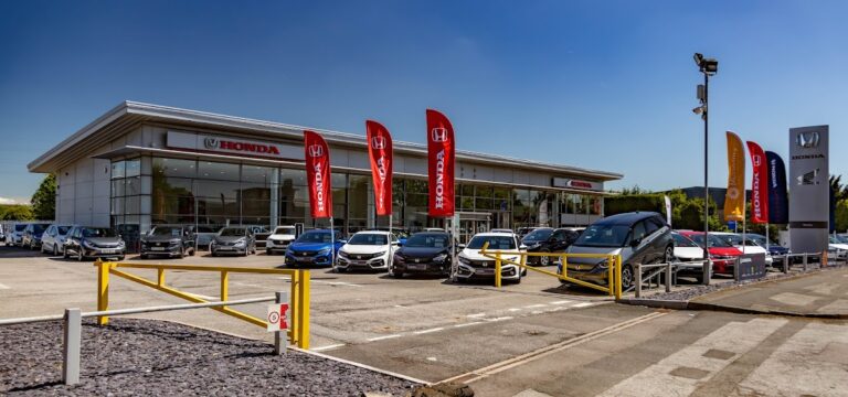 photo.html 272 768x360