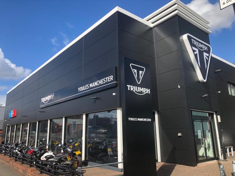 photo.html 371 768x576