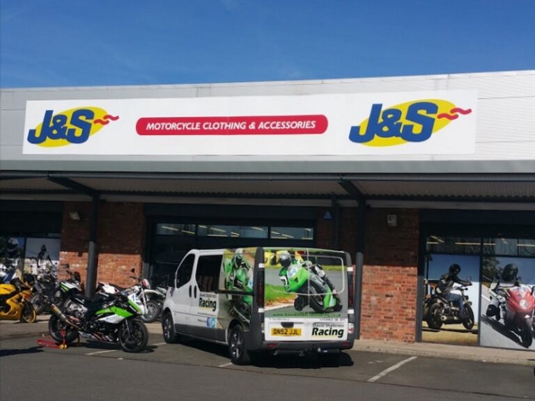 photo.html 372 768x576